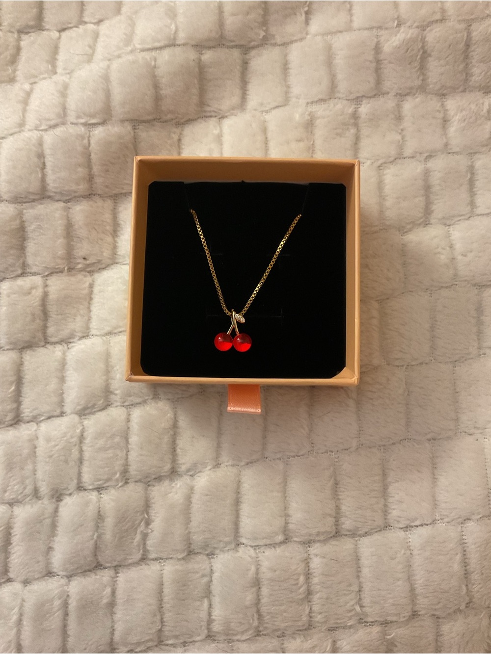 Solarié cherry luxe pendant 🍒 ✨